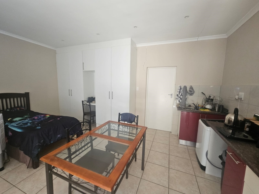 5 Bedroom Property for Sale in Vierlanden Western Cape